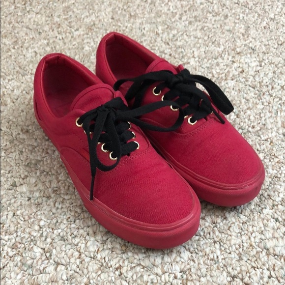 Vans Triple Red Low Lace Up Skate Shoes with Black Laces - Picture 1 of 9